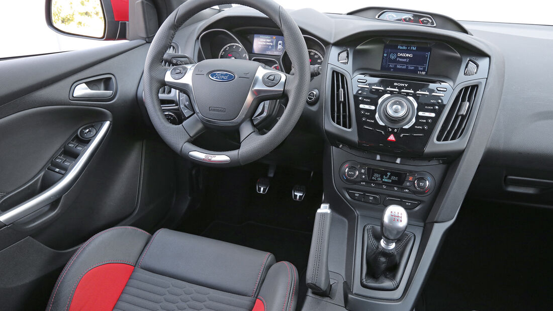 Ford Focus ST, Cockpit, Lenkrad