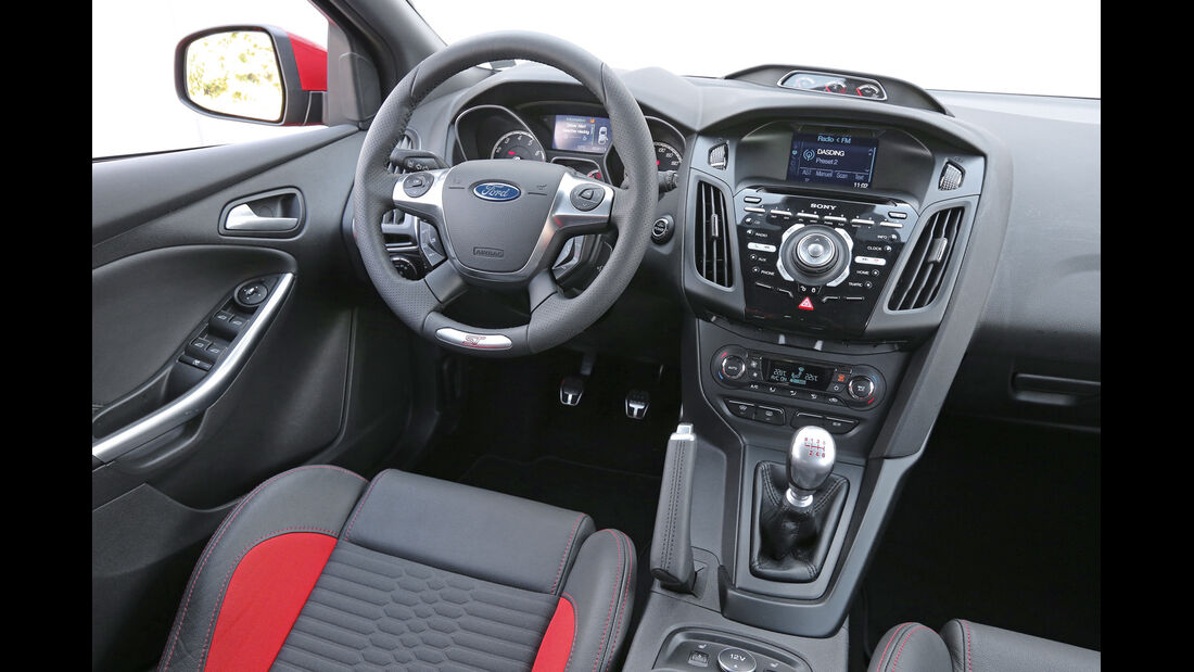 Ford Focus ST, Cockpit, Lenkrad