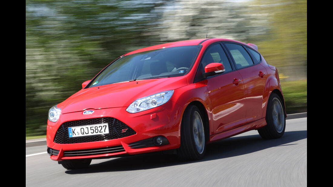 Ford Focus ST, Frontansicht, Slalom