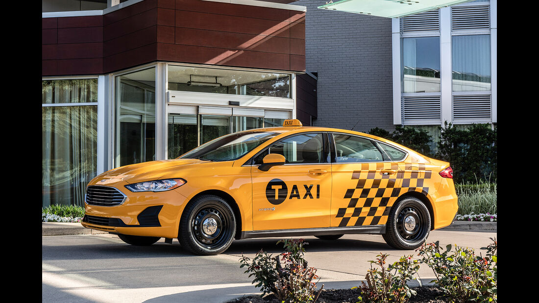 Ford Fusion Hybrid Taxi 2019