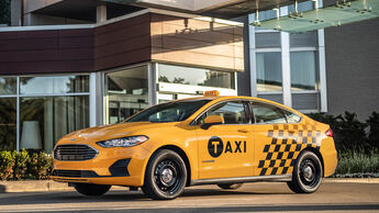 Ford Fusion Hybrid Taxi 2019