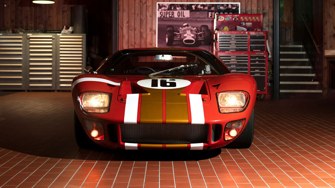 Ford GT40 Alan Mann Lightweight (1966)