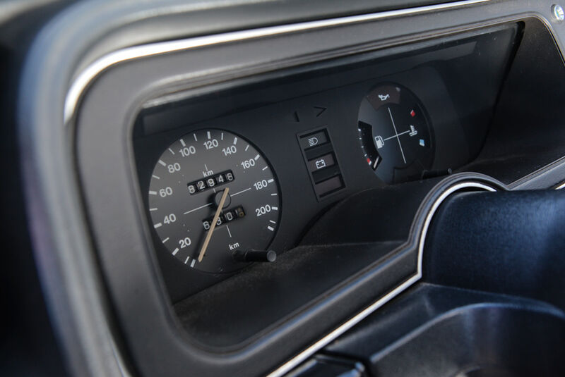 Ford Granada 2.0L V6, Rundinstrumente