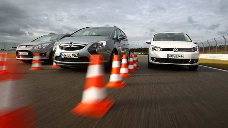 Kompakt Vans Im Test Opel Zafira Tourer Gegen C Max Und Touran Auto Motor Und Sport