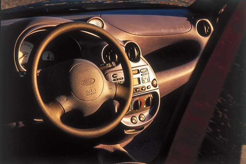 Ford Ka, Cockpit, Lenkrad