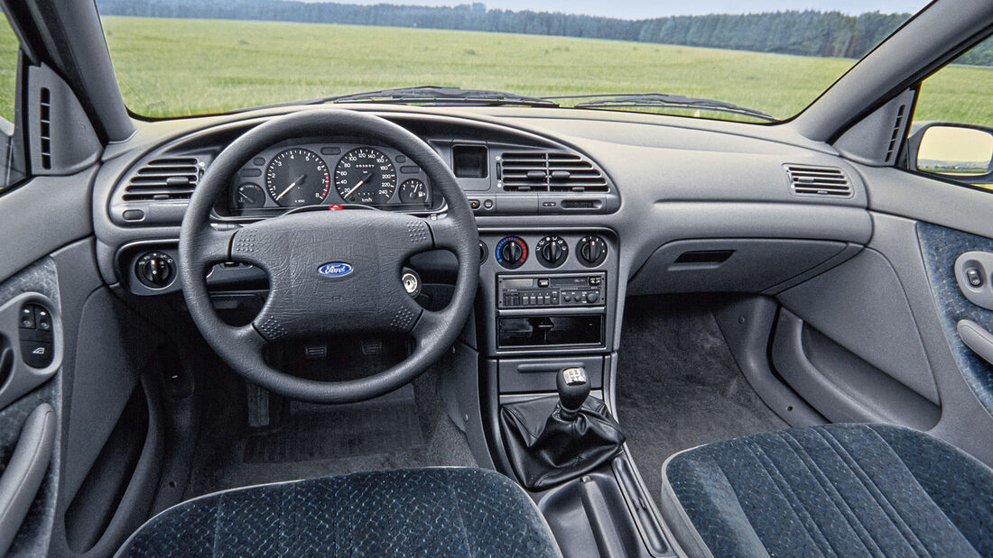 Ford Mondeo 1.8i, Interieur