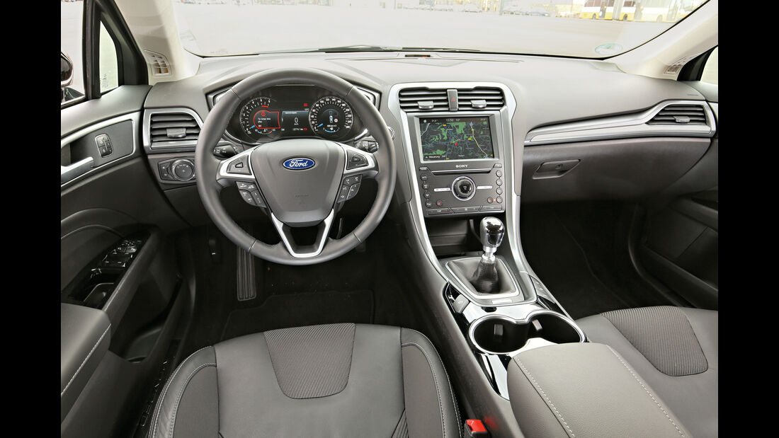Ford Mondeo Turnier 2.0 TDCi, Cockpit