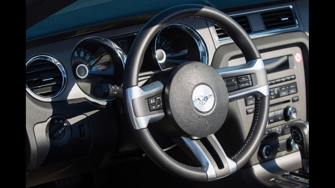Ford Mustang Cabrio, Cockpit