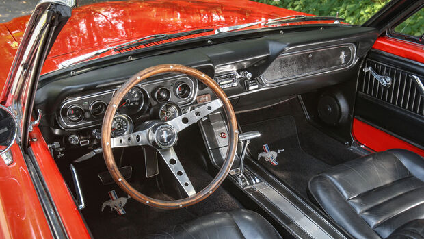 Ford Mustang Convertible, (1964-1973), Innenraum, Cockpit