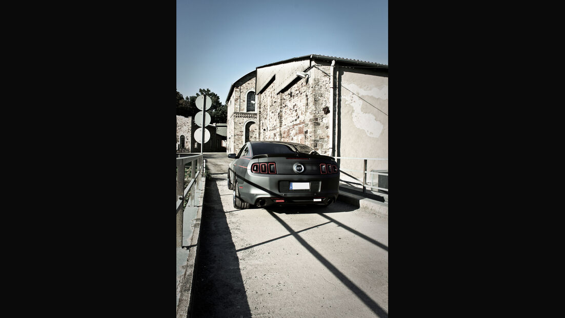 Ford Mustang GT 5.0 - Modelljahr 2013 - Torsten Meyer - Grafik-Künstler Rene Turrek - Effektlack