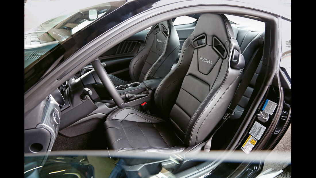 Ford Mustang GT Fastback 2015, Fahrersitz