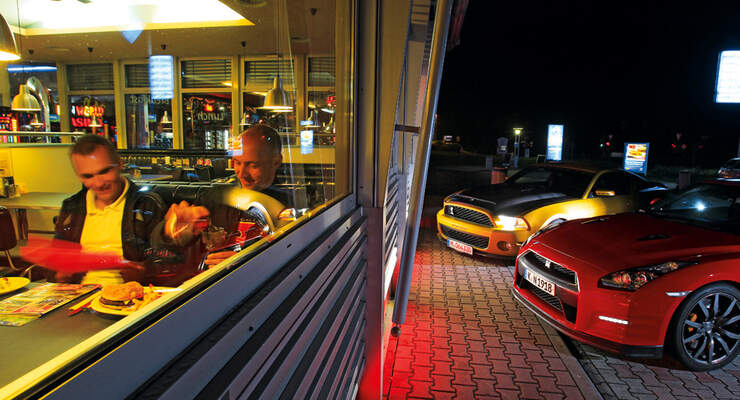 Ford Mustang Shelby GT 640, Nissan GT-R