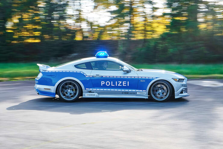 Ford Mustang Als Polizeiwagen Fur Die Initiative Tune It Safe Auto Motor Und Sport