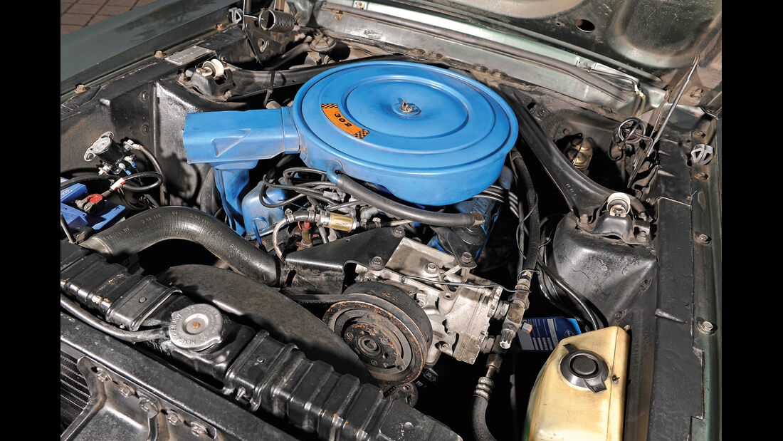Ford Mustang V8, Motor