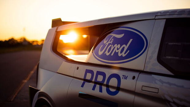 Supervan eléctrica Ford Pro