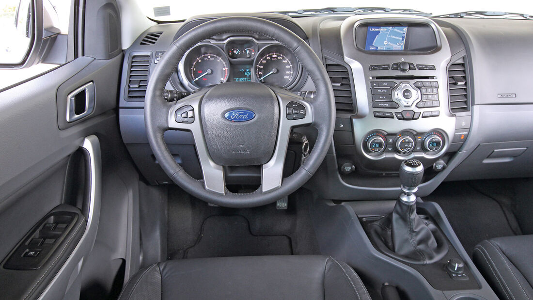 Ford Ranger 2.2 TDCi Doppelkabine Limited, Cockpit, Lenkrad