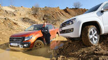 Ford Ranger 3.2 TDCi Wildtrak, VW Amarok 2.0 BiTDI Highline, Front, Gelände