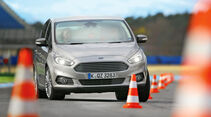 Ford S-Max 2.0 TDCI 4x4, Frontansicht, Slalom