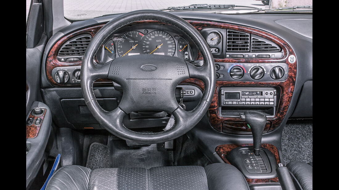 Ford Scorpio Mk2 2.9I, Cockpit