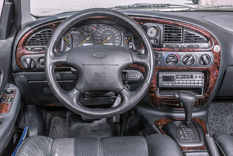 Ford Scorpio Mk2 2.9I, Cockpit