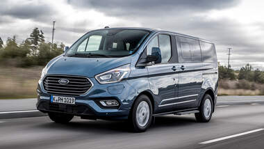 Ford Tourneo Custom PHEV 2019
