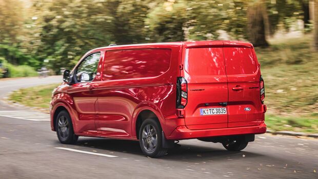 Ford Tourneo Custom Active: So fährt sich der Van im Offroad-Look - AUTO  BILD