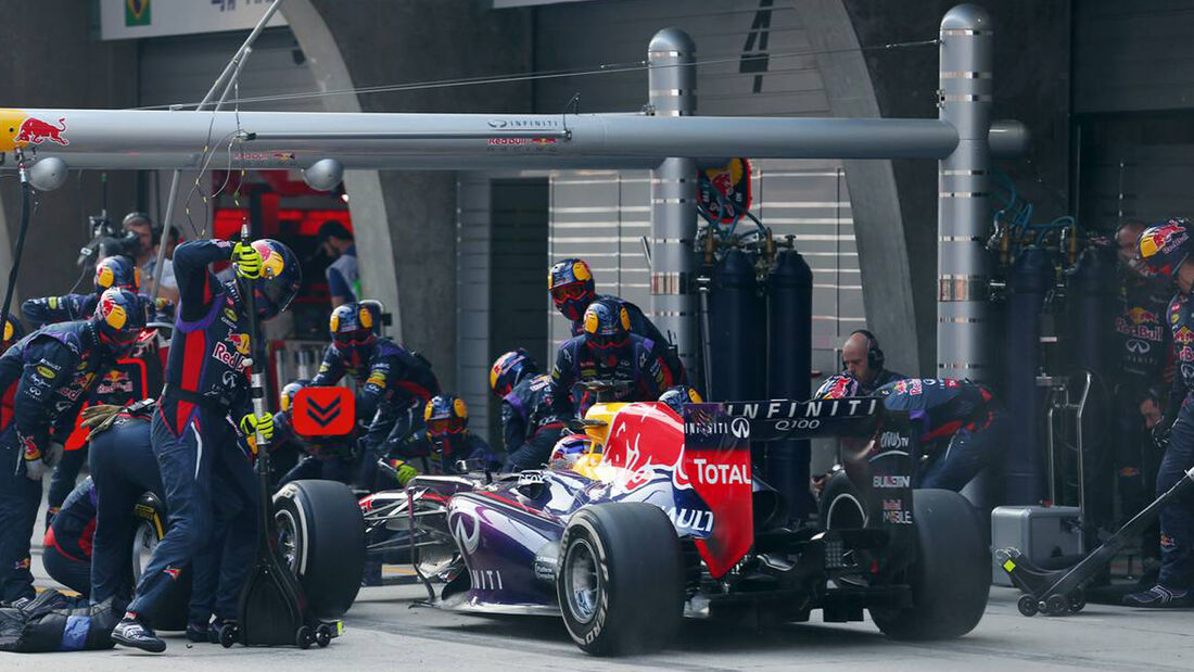 Formel 1 GP China 2013 Sebastian Vettel Boxenstopp