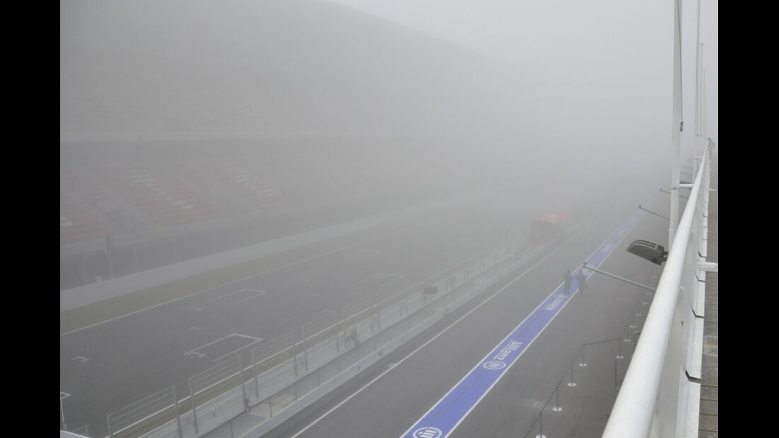 Formel 1-Test, Barcelona, 02.03.2012 Nebel