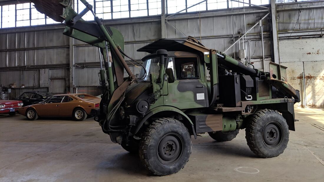 Freightliner Mercedes Unimog U419