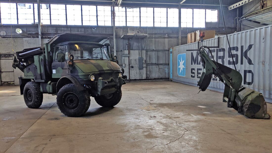 Freightliner Mercedes Unimog U419