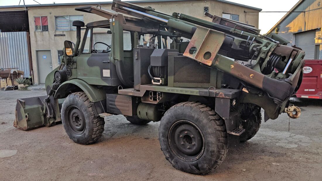 Freightliner Mercedes Unimog U419