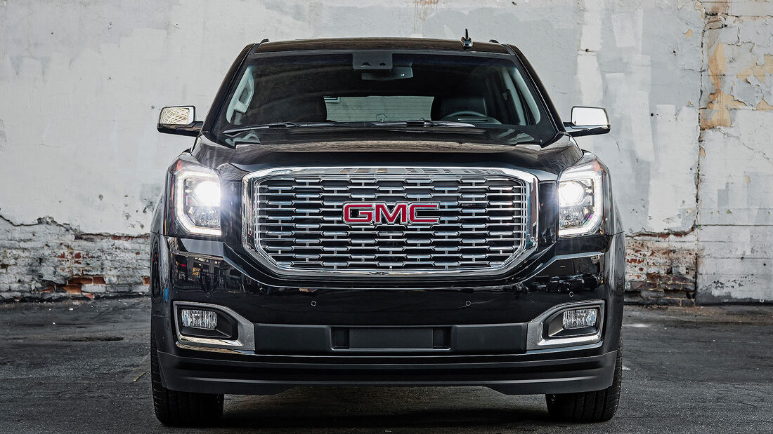 GMC Yukon Denali Ultimate Black Edition