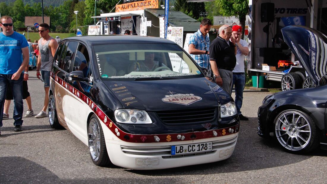 Auf der Europäischen Taximesse wird ein VW-Touran verlost