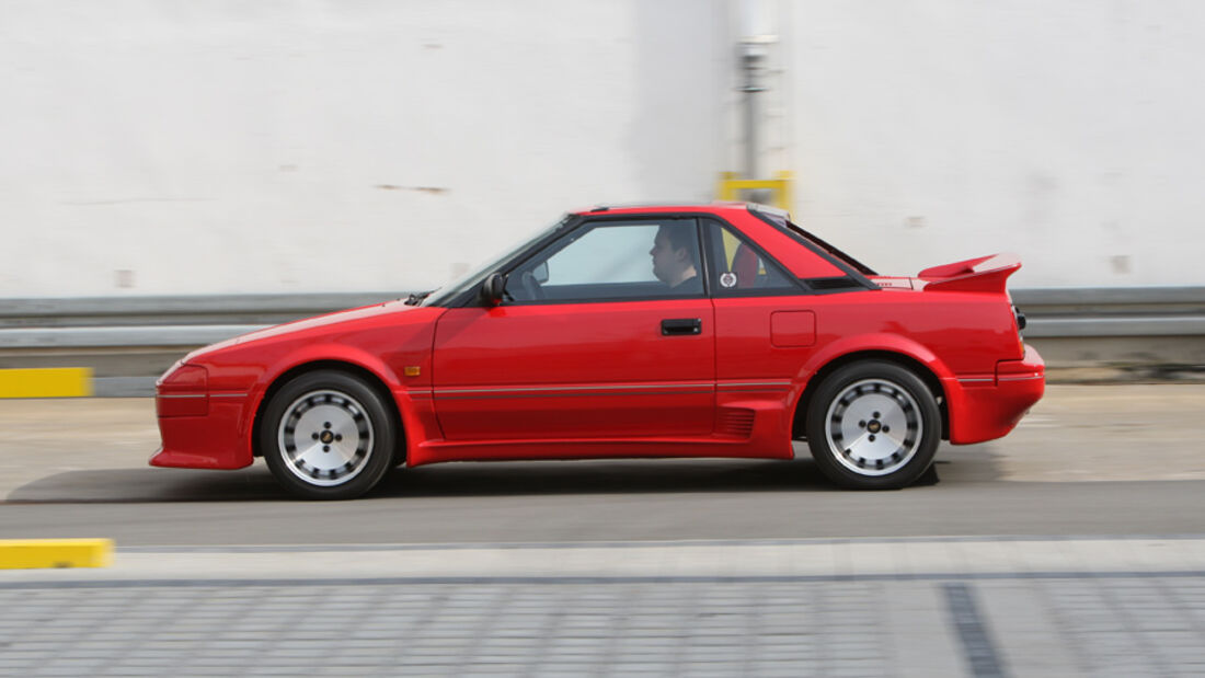 Garagen-Porträt Toyota MR 2