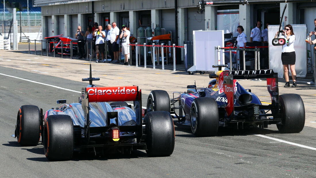 Gary Paffett & Sebastian Vettel - Young Drivers Test - Silverstone - 19. Juli 2013