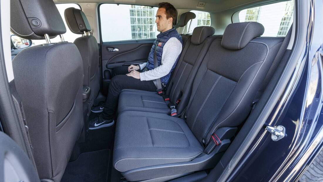 VW Touran und Opel Zafira im Gebrauchtvergleich | AUTO MOTOR UND SPORT