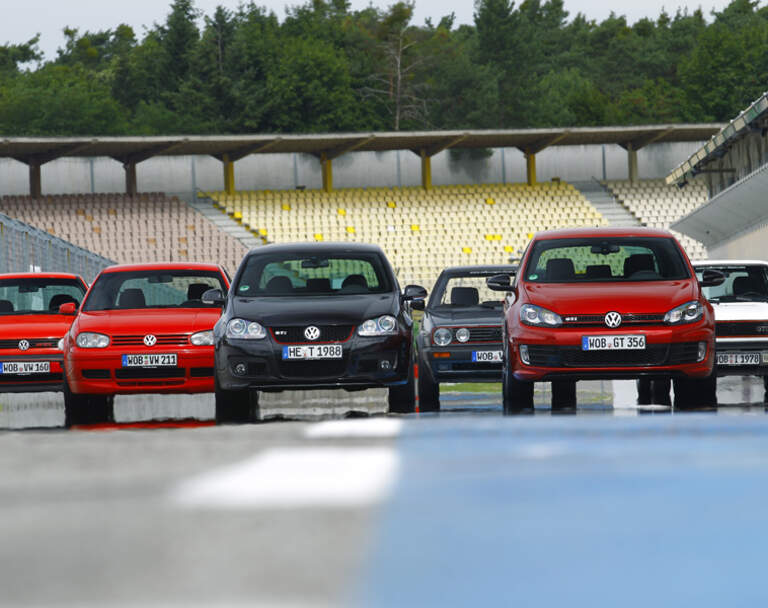 35 Jahre Vw Golf Gti Im Vergleichstest Auf Der Rennstrecke Auto