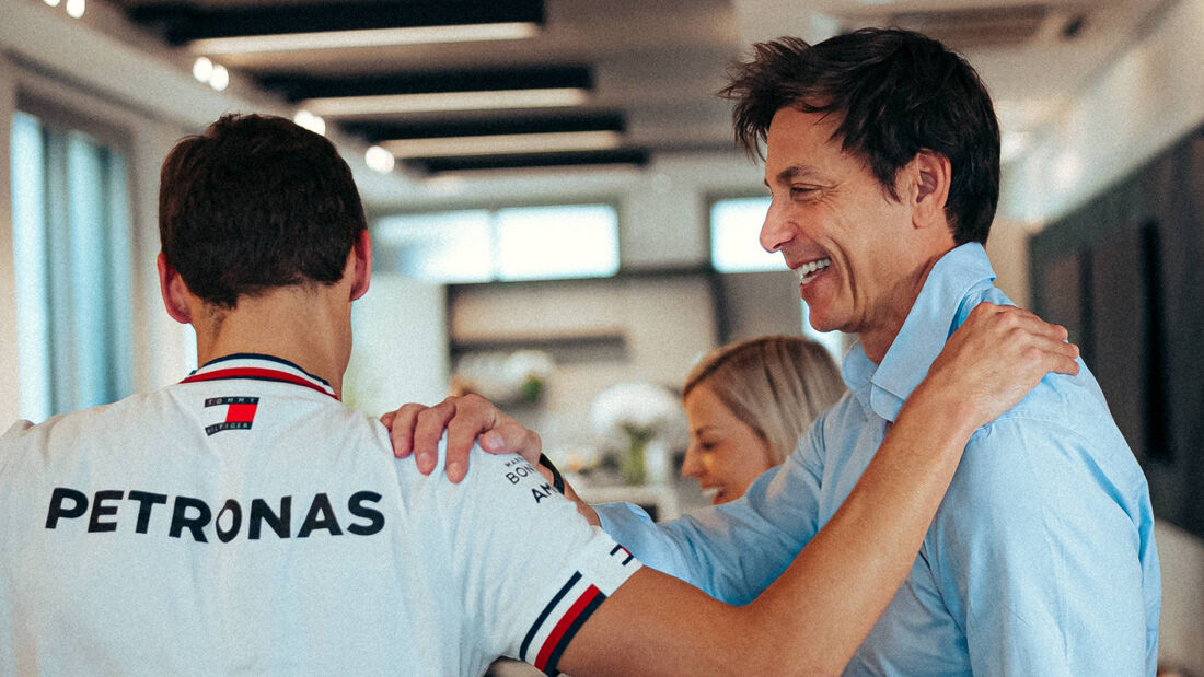 George Russell & Toto Wolff - Mercedes - Formel 1 - GP Abu Dhabi  - 17. November 2022