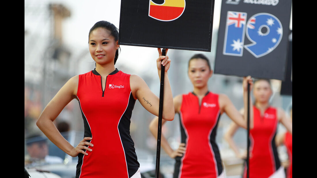 Girls - GP Singapur 2013