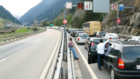 Gotthardt Tunnel Stau Schweiz