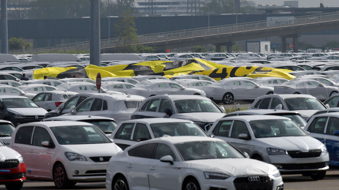 Greenpeace klaut VW-Schlüssel in Emden