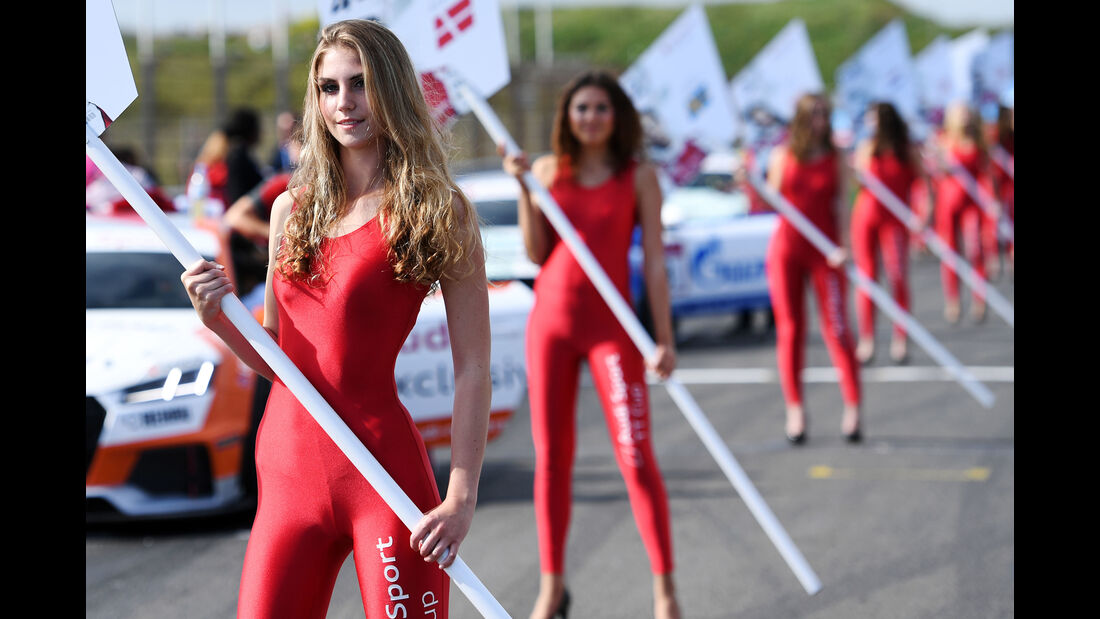 Grid Girls - Audi TT Cup - Zandvoort 2016