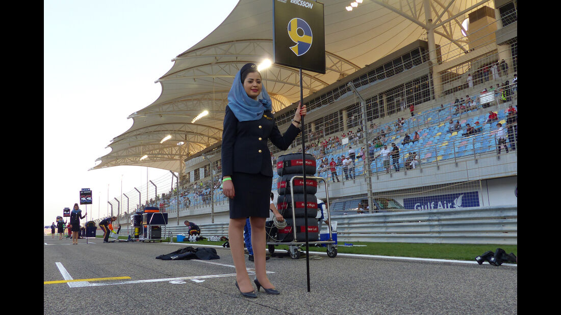 Grid Girls - GP Bahrain 2015
