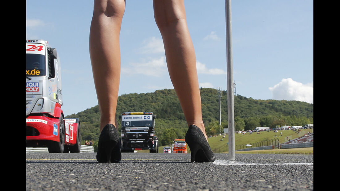 Grid Girls - Truck Racing - Most 2011