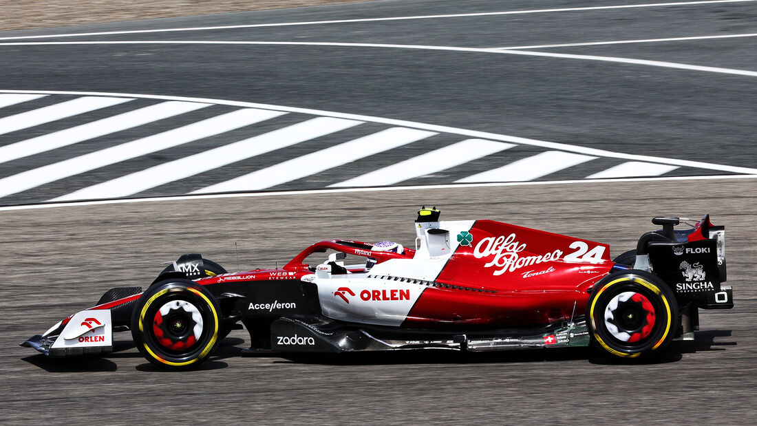 Guanyu Zhou - Alfa Romeo - F1-Test Bahrain - Tag 1 - 10. März 2022