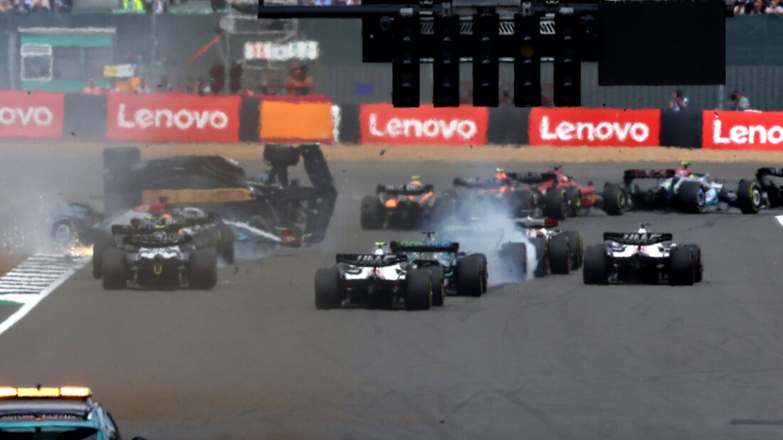 Guanyu Zhou Alfa Sauber - Crash - Formel 1 - GP England - 3. Juli 2022