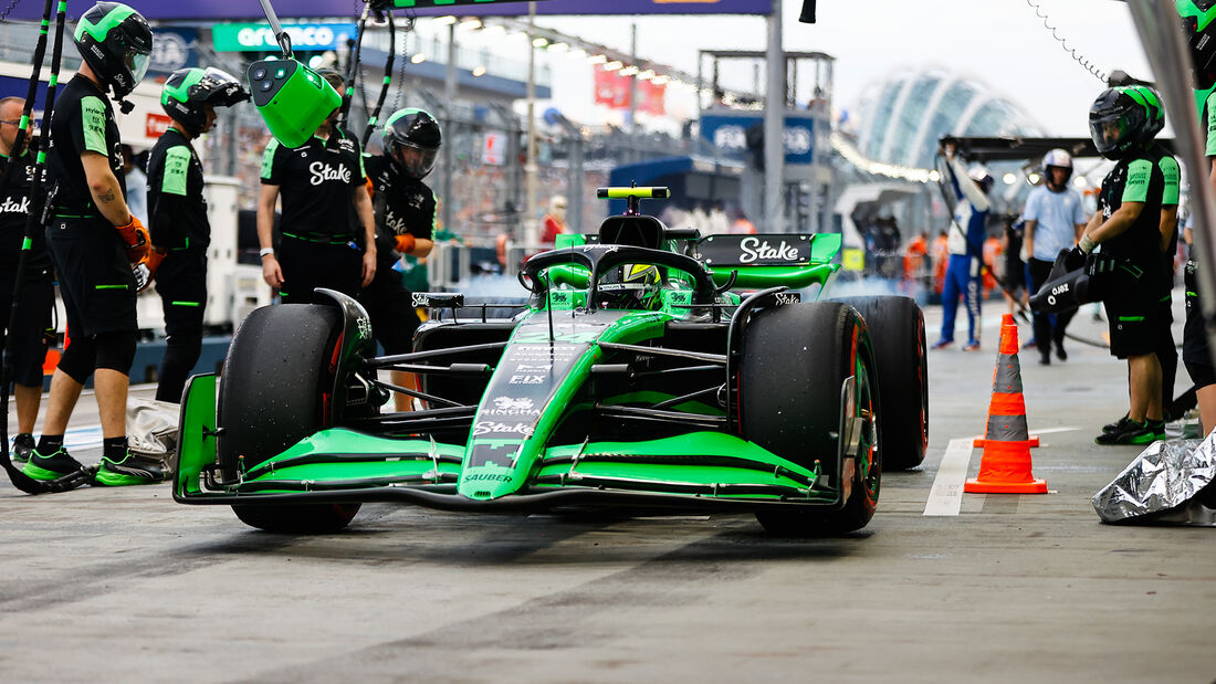 Guanyu Zhou - Sauber  - Boxenstopp - GP Singapur 2024