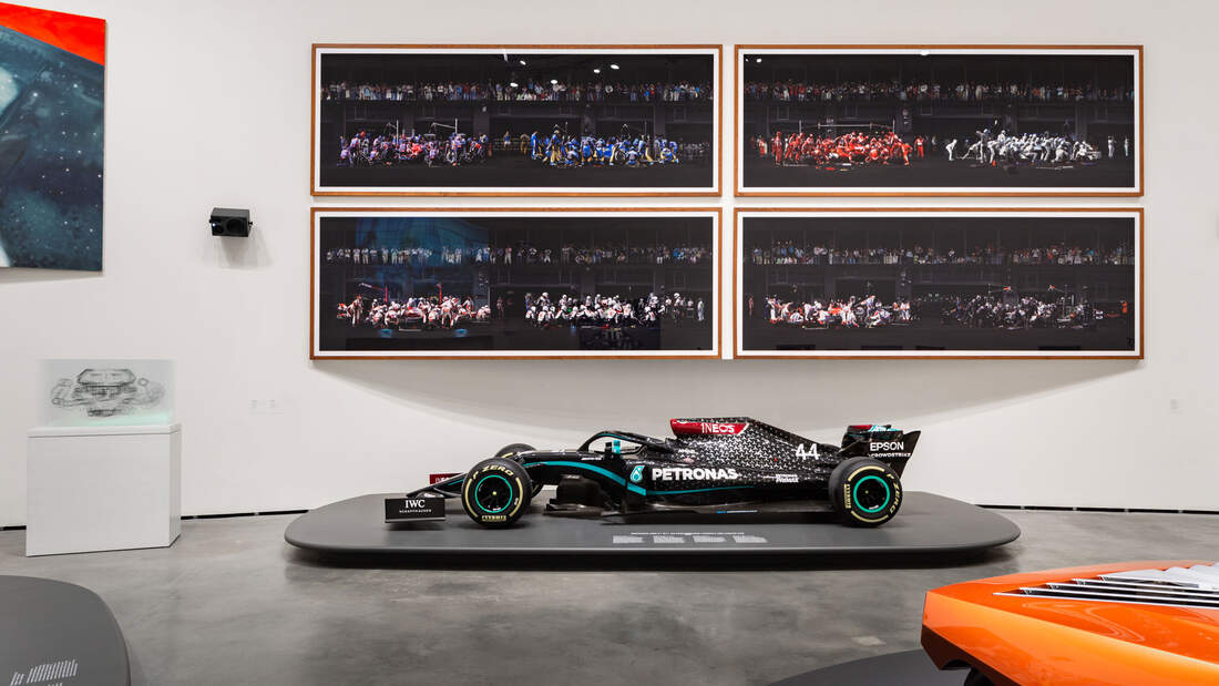 Guggenheim Bilbao AutoAusstellung von Norman Foster AUTO MOTOR UND