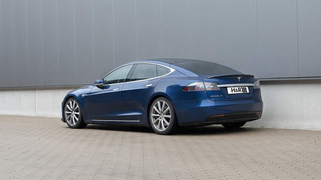 Download Tesla Modle R Gif