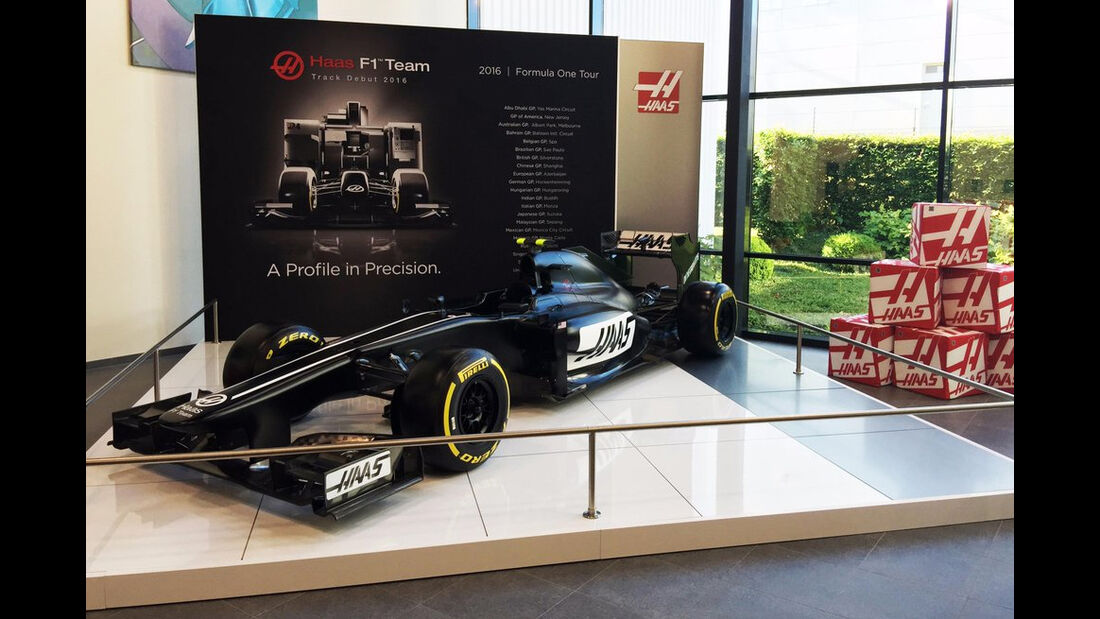 Haas F1 Showcar 2015